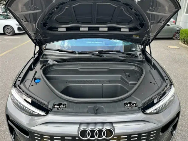 Audi Q6L e-tron — Фото автомобиля 22