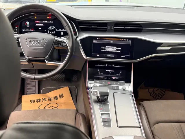 Audi A7L — Фото автомобиля 12