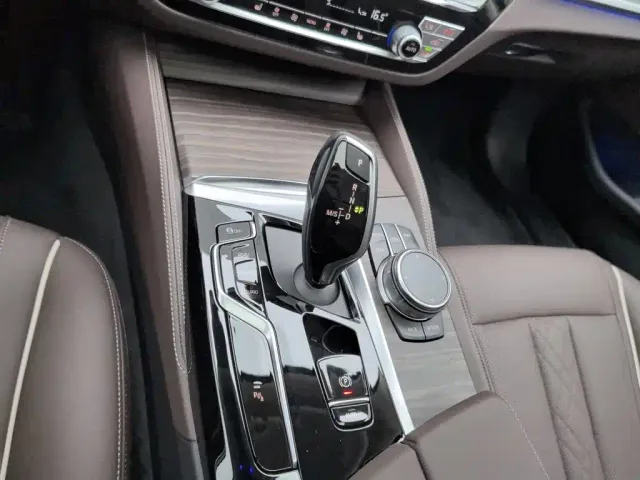 BMW 5 Series — Фото автомобиля 13