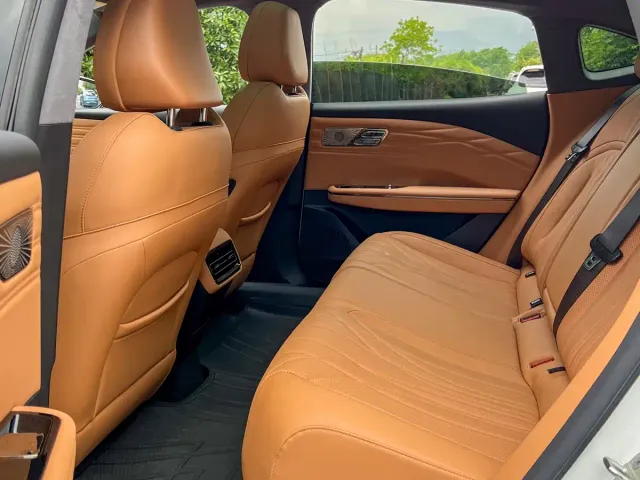 Geely Galaxy Xingyao 8 — Фото автомобиля 14