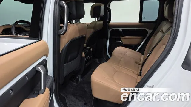 Land Rover Defender L663 — Фото автомобиля 12