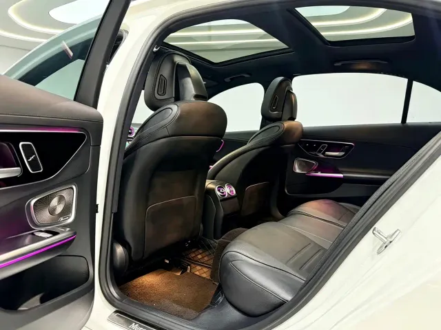Mercedes-Benz C-Class — Фото автомобиля 8