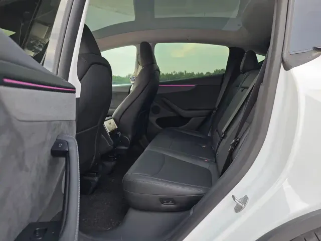 Tesla Model Y — Фото автомобиля 5