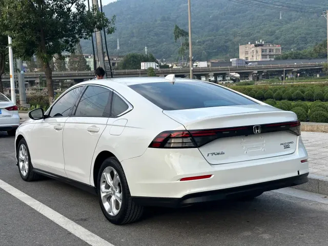Honda Accord — Фото автомобиля 6