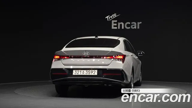 Hyundai Avante CN7 — Фото автомобиля 3