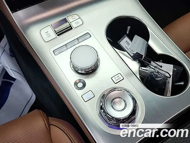 Genesis GV70 2.5T Бензин 2WD — Фото автомобиля 8