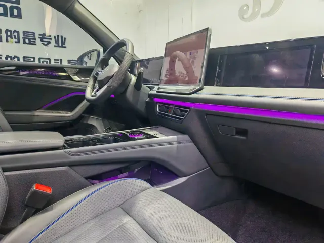 Volkswagen Tiguan L — Фото автомобиля 9