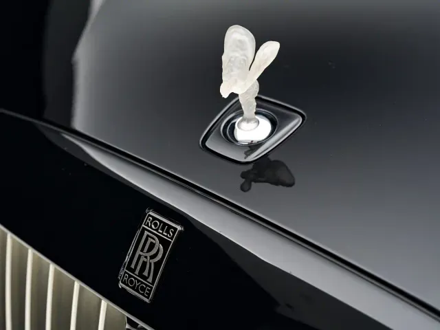 Rolls-Royce Spectre — Фото автомобиля 4