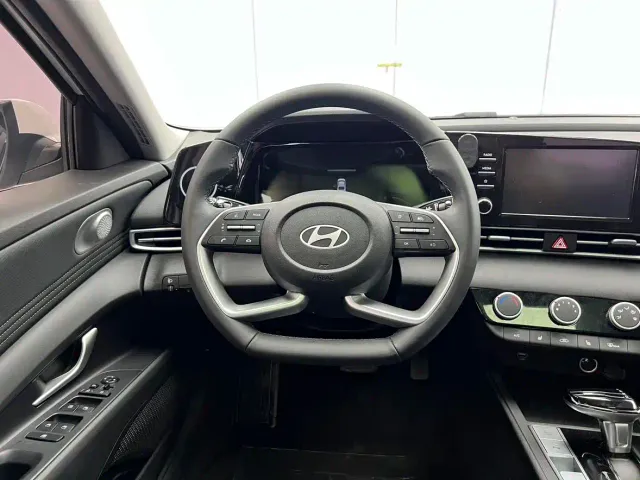 Hyundai Elantra — Фото автомобиля 7