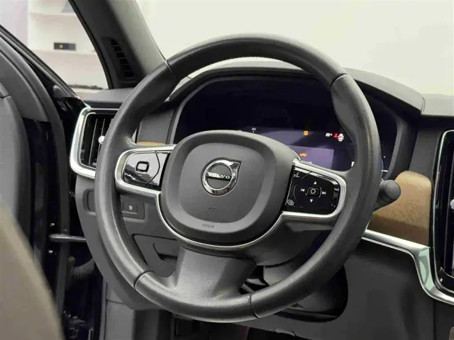 Volvo S90 — Фото автомобиля 11