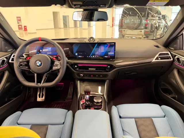 BMW M4 — Фото автомобиля 12