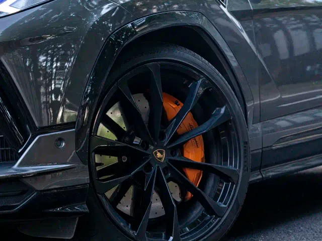 Lamborghini Urus — Фото автомобиля 13