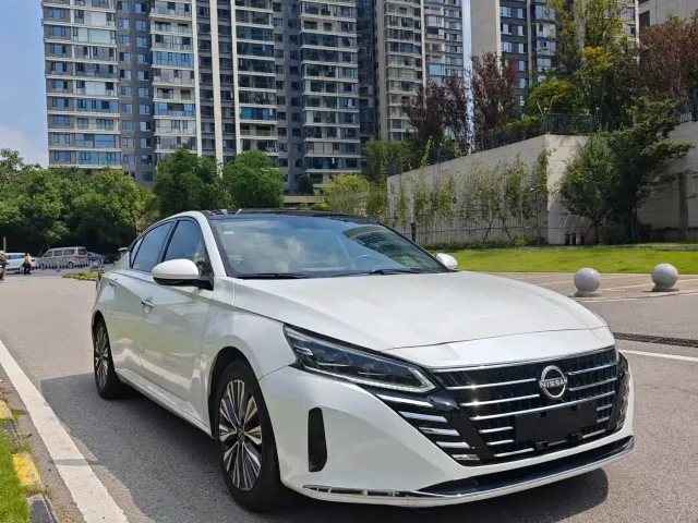 Nissan Teana — Фото автомобиля 3