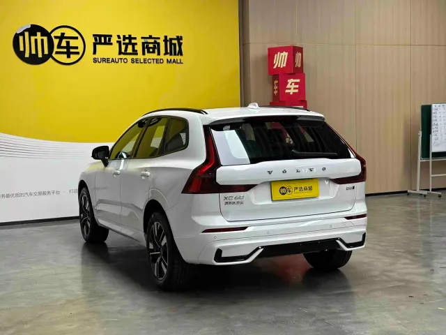 Volvo XC60 — Фото автомобиля 5