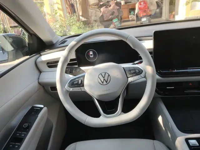 Volkswagen Lavida — Фото автомобиля 15