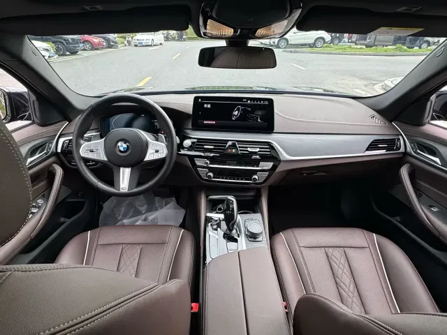 BMW 5 Series — Фото автомобиля 6