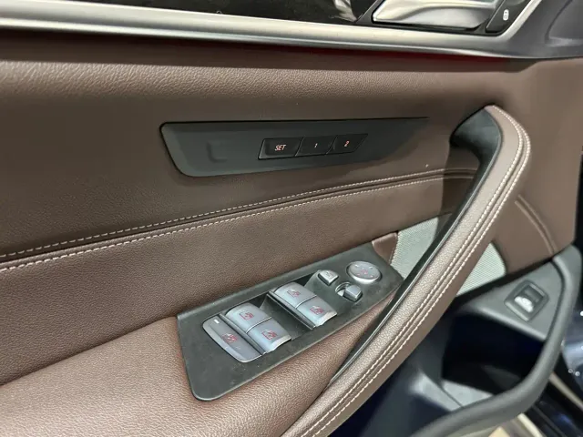 BMW 5 Series — Фото автомобиля 13