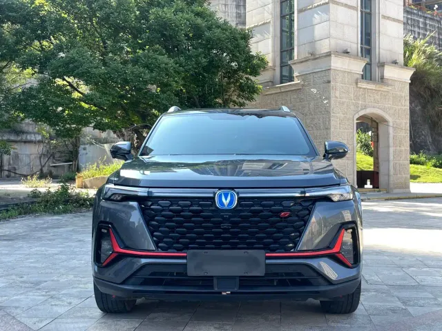 Changan CS35 Plus — Фото автомобиля 3