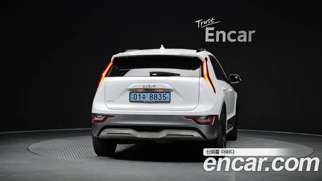 Kia Niro — Фото автомобиля 4