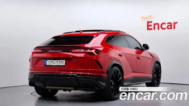 Lamborghini Urus — Фото автомобиля 2