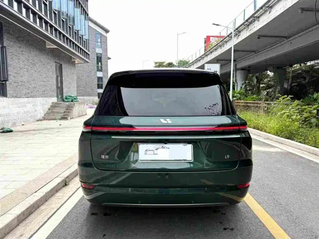 Li Auto L9 — Фото автомобиля 5