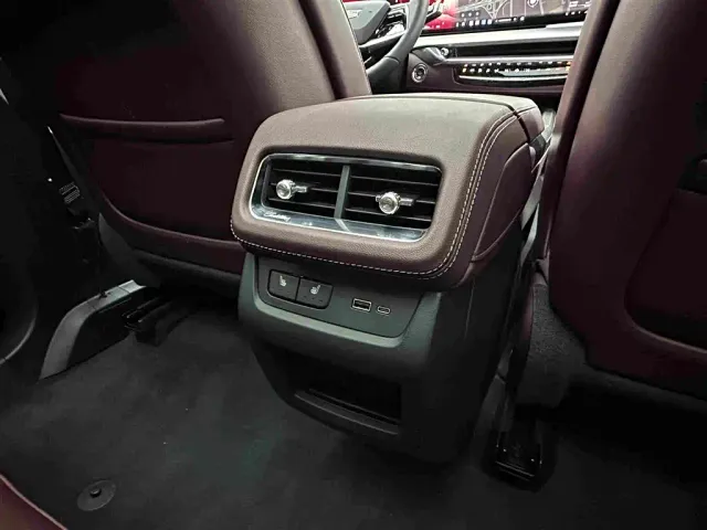 Cadillac XT5 — Фото автомобиля 24