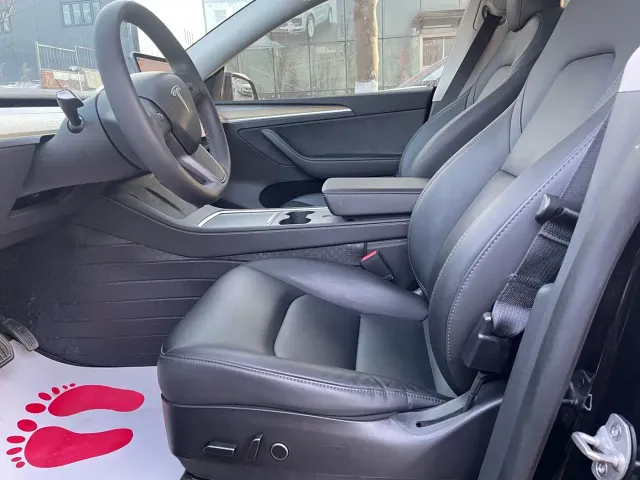 Tesla Model Y — Фото автомобиля 7