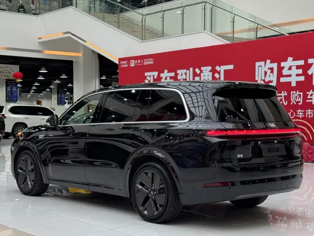 Li Auto L9 — Фото автомобиля 25