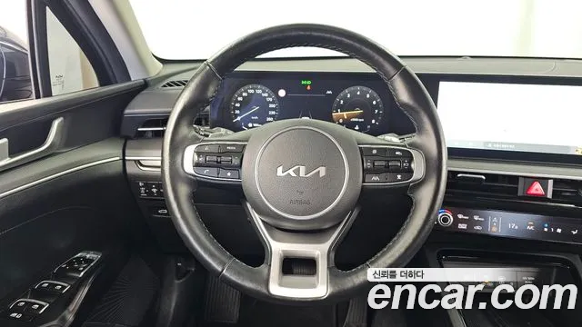 Kia K5 Generation 3 — Фото автомобиля 13
