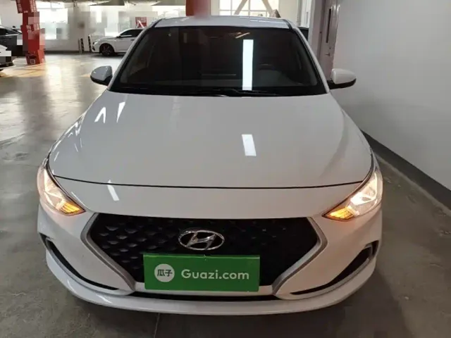 Hyundai Elantra — Фото автомобиля 2