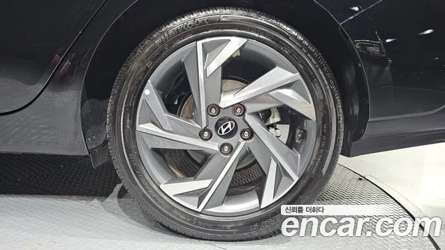 Hyundai Avante CN7 — Фото автомобиля 6