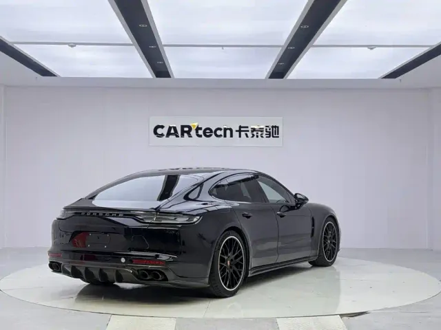 Porsche Panamera — Фото автомобиля 21