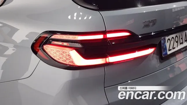 BMW X7 M60i xDrive M Sport 6 мест — Фото автомобиля 23