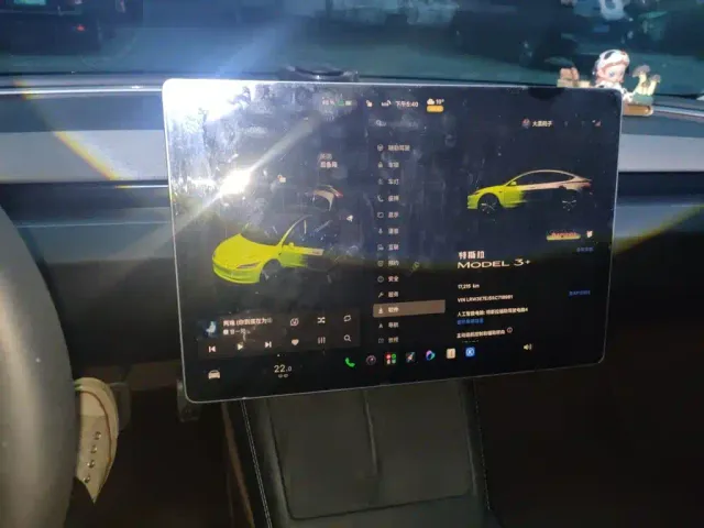 Tesla Model 3 — Фото автомобиля 14