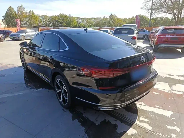 Volkswagen Passat — Фото автомобиля 4