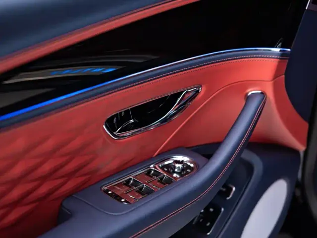 Bentley Flying Spur — Фото автомобиля 17