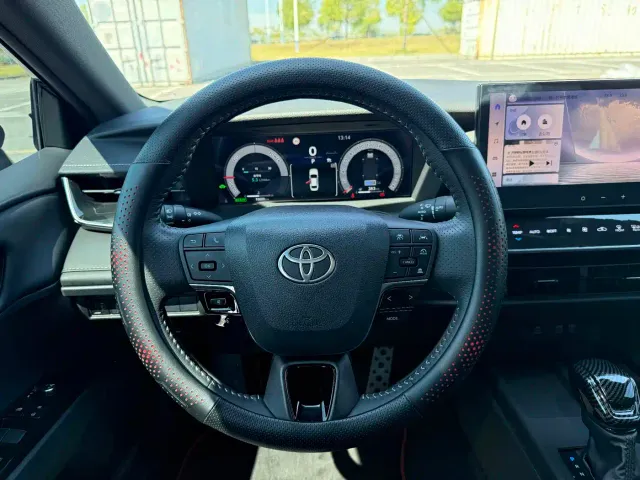 Toyota Camry — Фото автомобиля 10