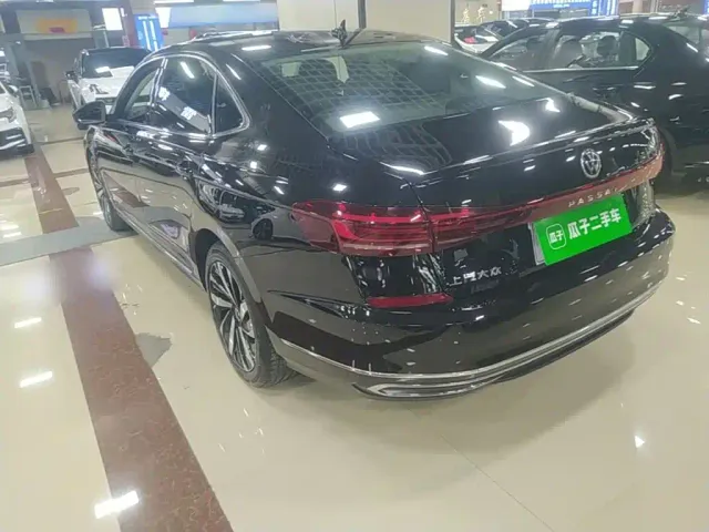 Volkswagen Passat — Фото автомобиля 4