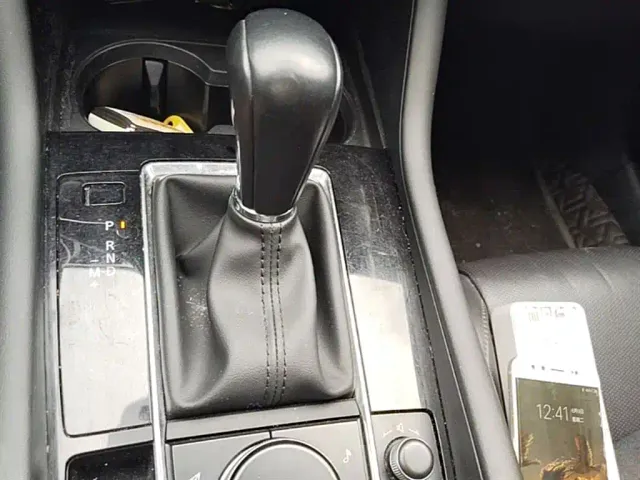 Mazda Axela — Фото автомобиля 13