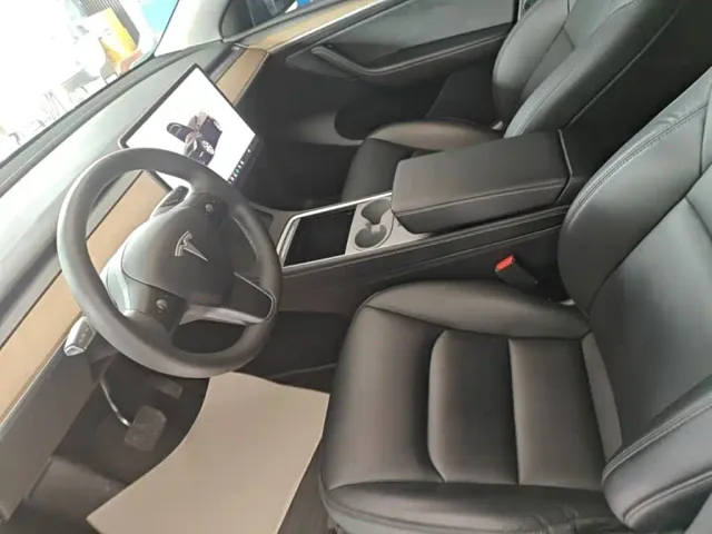 Tesla Model Y 2022 Facelift Rear-Wheel Drive Version — Фото автомобиля 14