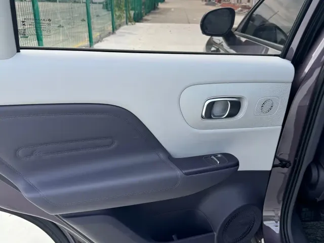 Leapmotor B10 — Фото автомобиля 6