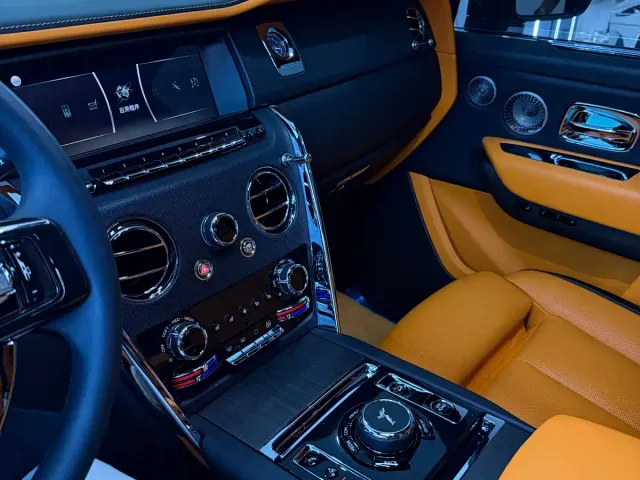 Rolls-Royce Cullinan — Фото автомобиля 12