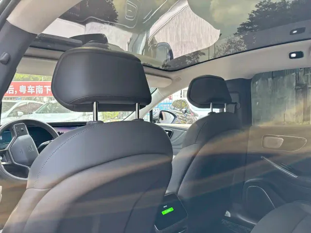Roewe Rising Auto F7 — Фото автомобиля 22