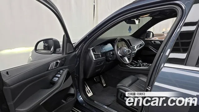BMW X7 — Фото автомобиля 10