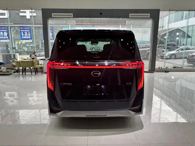 GAC Trumpchi E9 — Фото автомобиля 5