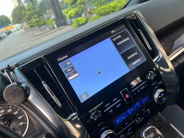 Toyota Alphard — Фото автомобиля 9