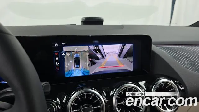 Mercedes-Benz EQA — Фото автомобиля 14