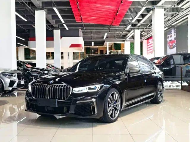 Фотография автомобиля — BMW 7 Series