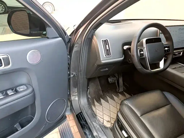 Li Auto L7 — Фото автомобиля 15