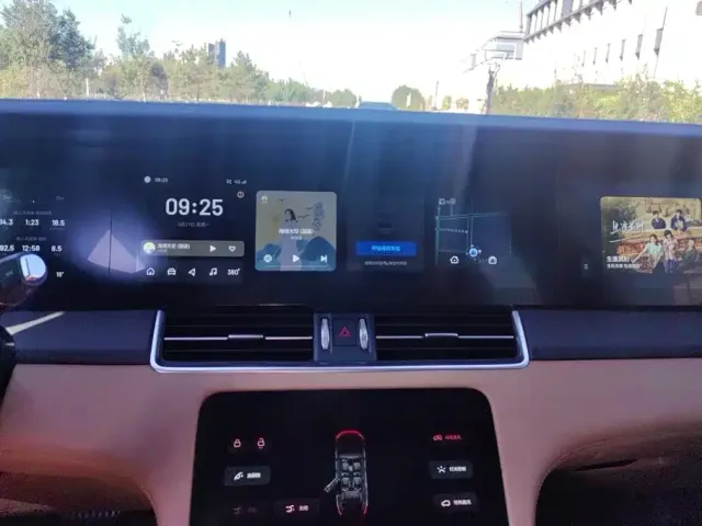 Li Auto ONE — Фото автомобиля 13